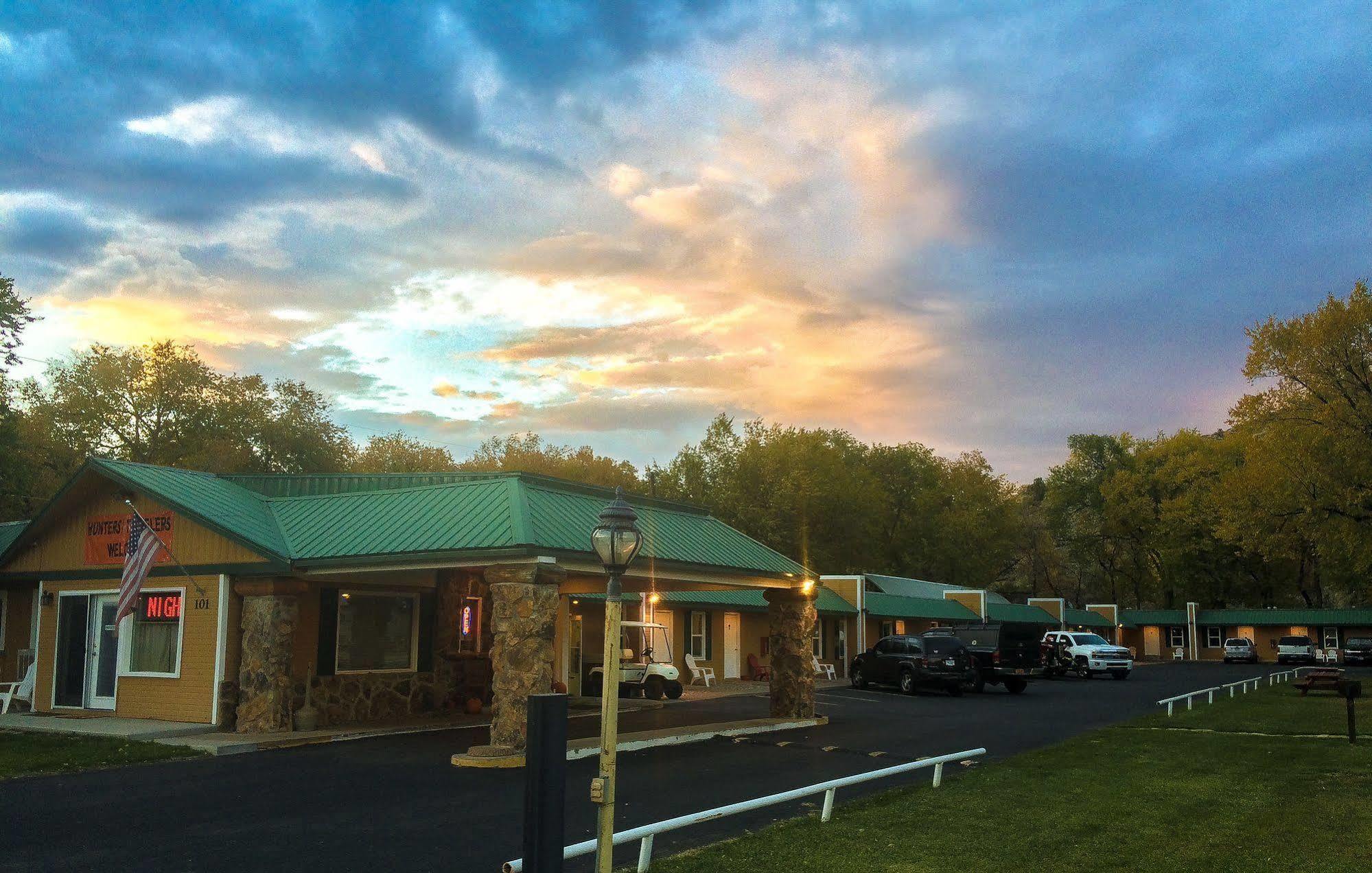 Western Star Inn Rifle Bagian luar foto